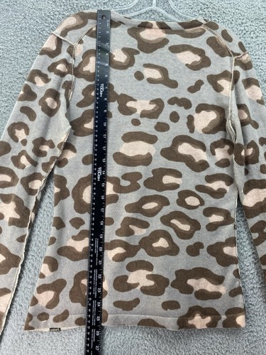 Knitwit 100% cashmer animal print exposed seams Size Medium - Picture 7 of 8