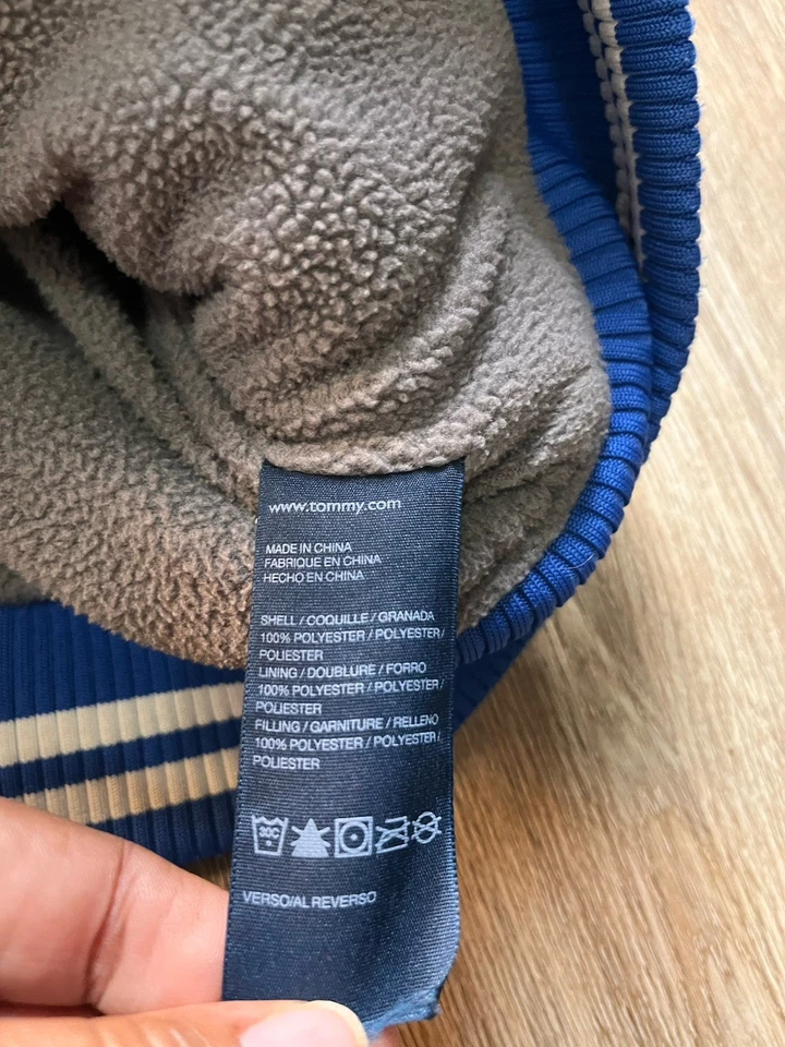 Abrigo de invierno Tommy Hilfiger para niños negro talla 14/16 capucha polar grande Foto 3 de 4