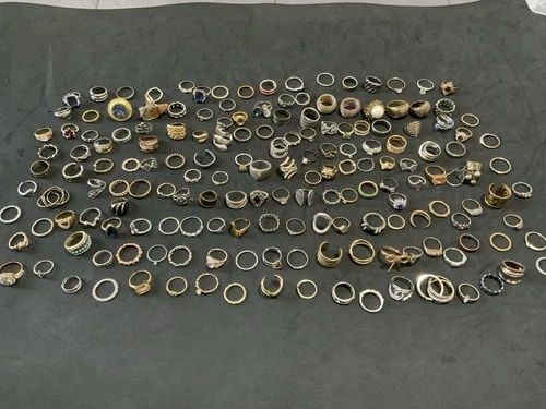 Huge Vintage To Modern Costume Jewelry Ring Lot 170 Rings