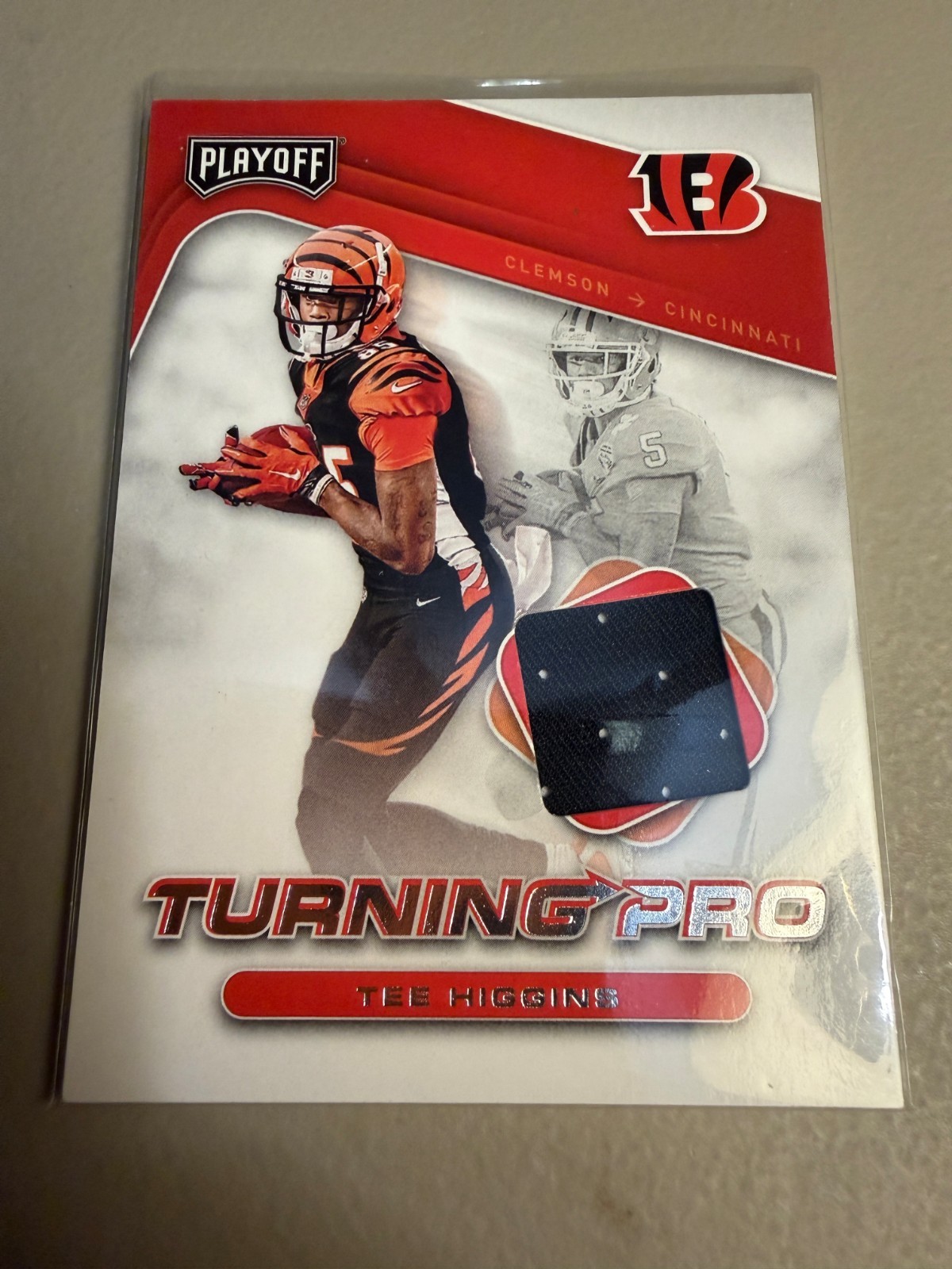 2020 Panini Playoff - Turning Pro Memorabilia Tee Higgins #TP-10 (MEM, RC)
