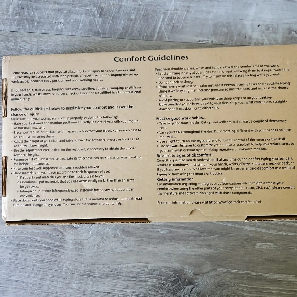 Logitech PS/2 Vtg WHITE Internet Pro Keyboard Model Y-SQ33(SK-2910) w/ Palm Rest - Image 3 of 4