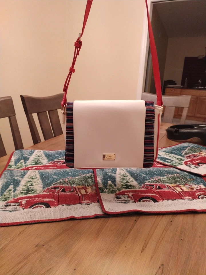 Bolso de Mano LYDC Blanco con Acentos de Denim Rojo y Azul Extremadamente Raro Foto 3 de 4