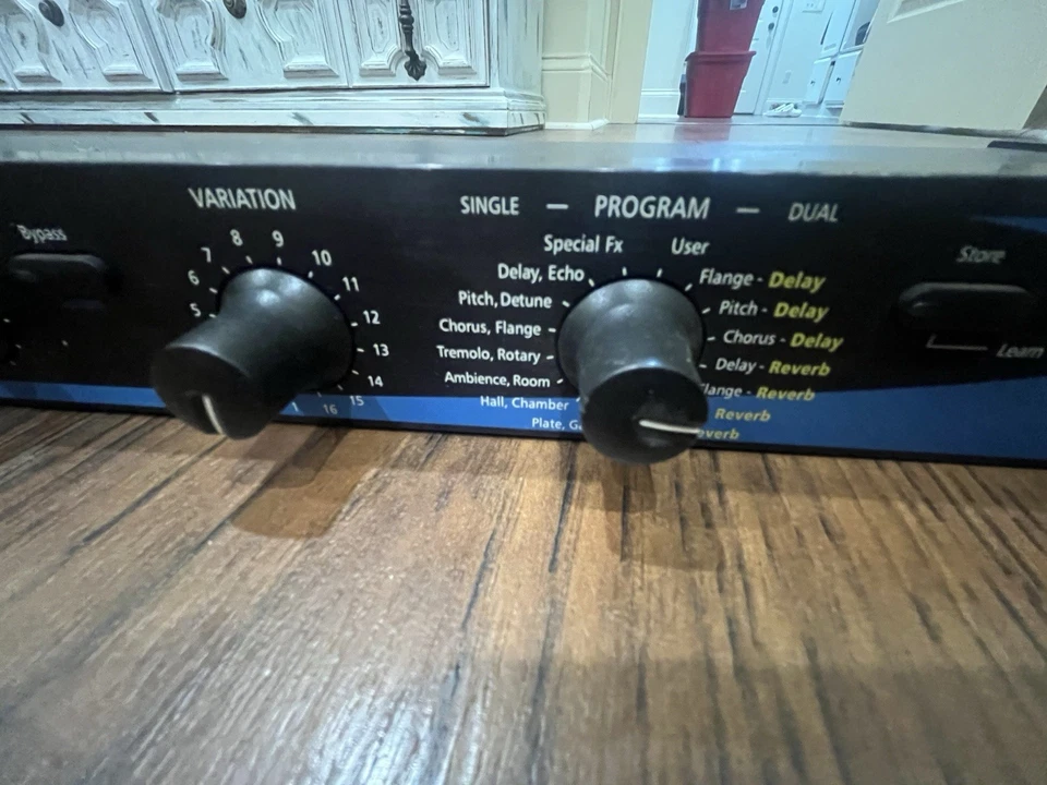 Processador de efeitos Lexicon MPX 100 canal duplo montagem em rack - Imagem 4 de 4