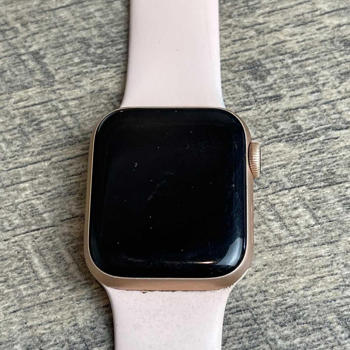 Apple Watch Series 4 GPS Smartwatch Beige Strap 40mm