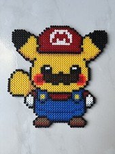 PIXEL ART / PERLES A REPASSER POKEMON PIKACHU DEGUISE EN MARIO