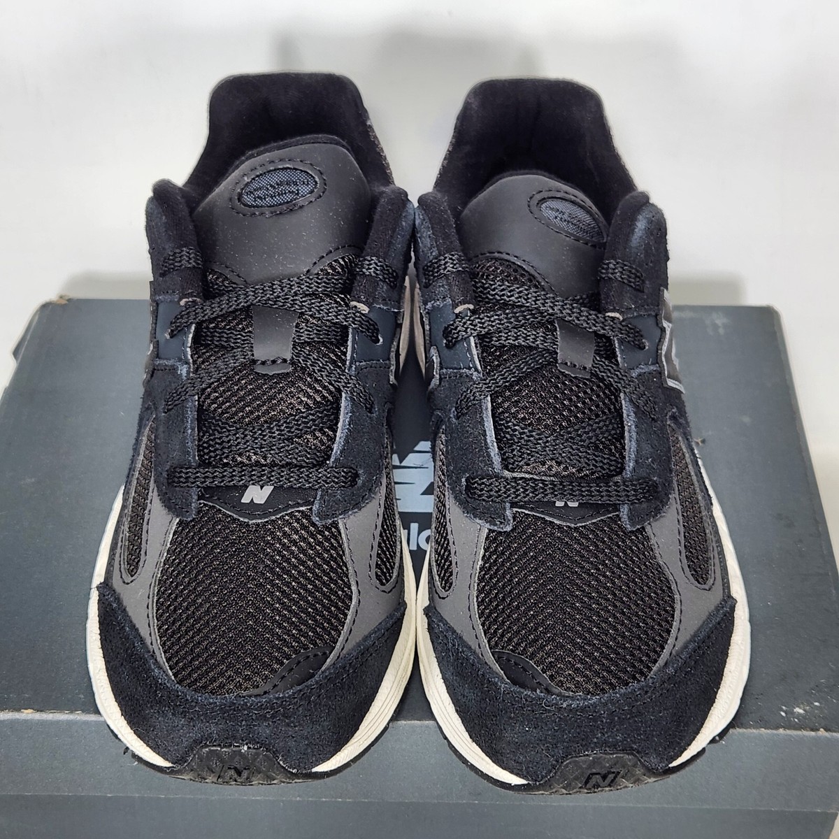 Size 5 Big Kids - New Balance 2002R - Black / Black  display picture 1