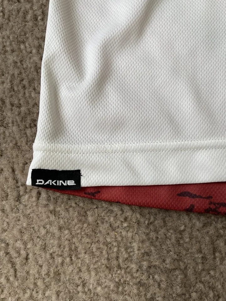 Camiseta Dakine Thrillium SS Manga Corta Roja Camisa de Carreras Mediana Bicicleta Ciclismo de Carretera Foto 2 de 4