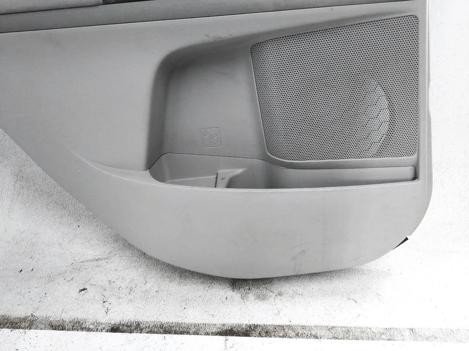 2009-2012 丰田 Venza 左后驾驶员侧内门装饰面板灰色 — 第 2/4 张图片