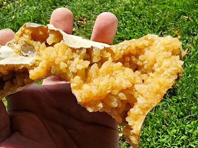 RARE,LARGE,YELLOW CALCITE CRYSTALS,ELK CREEK 