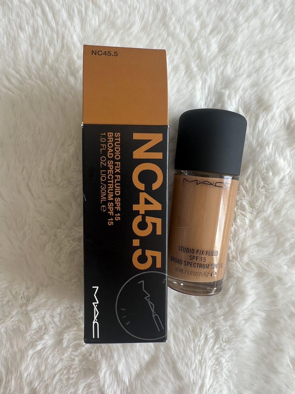 MAC Studio Fix Fluid Foundation SPF15 NC45 – 30 Ml, Mittlere Deckkraft, Mattes Finish