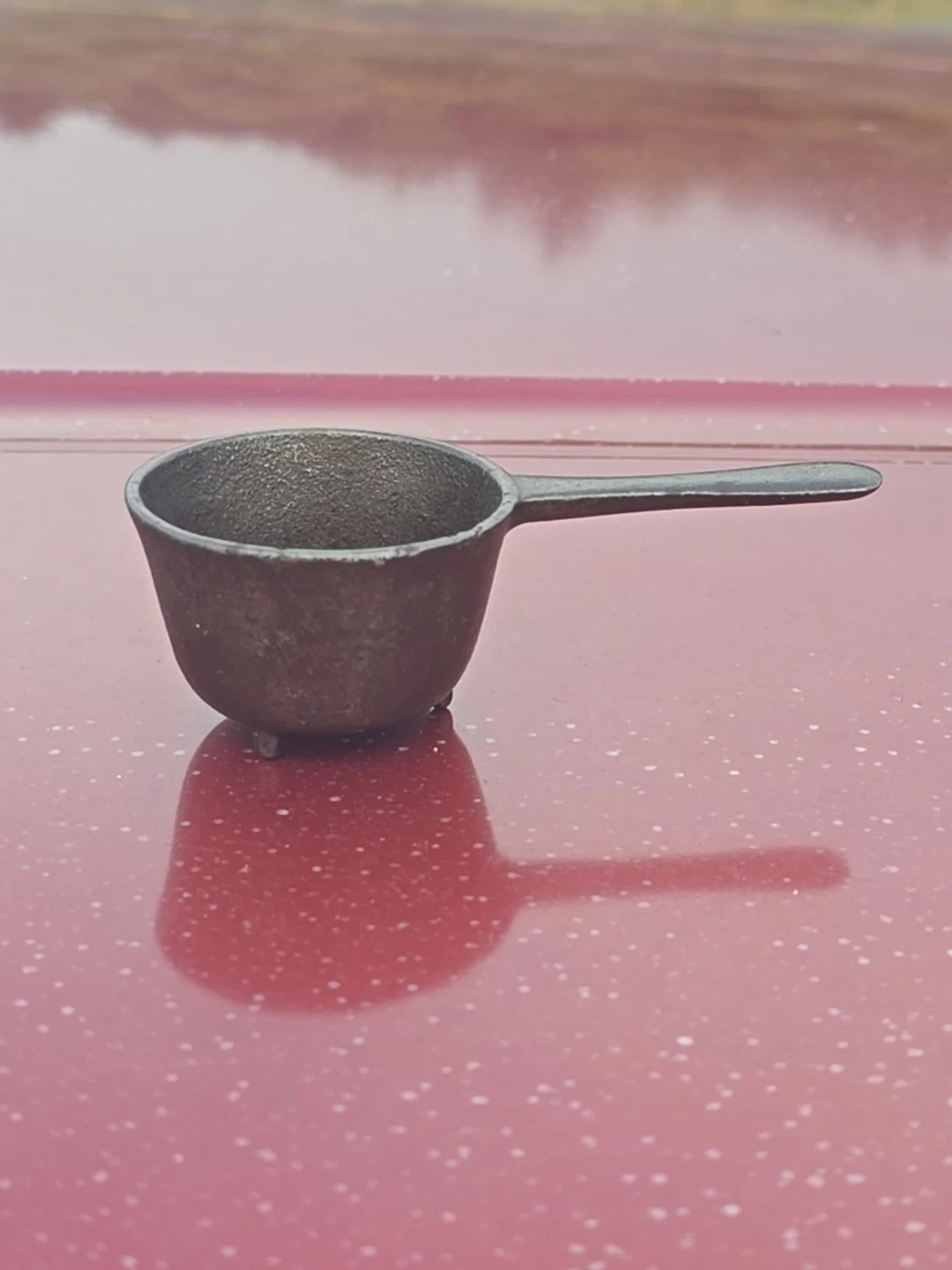 Old Miniature Iron Skillet ☆ Tiny Antique Cast Iron Pan with NUB FEET