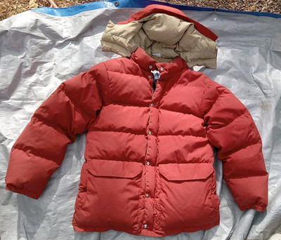 VTG Holubar Boulder CO. Size Men's Large L Rust Colored Down Jacket Snap On Hood