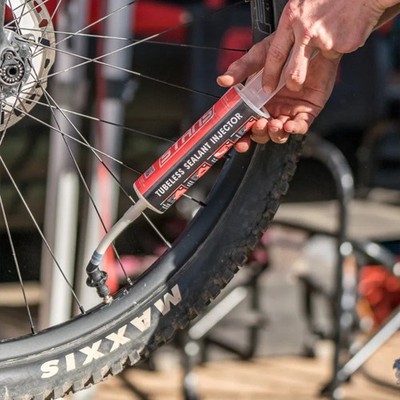 Stan's No Tubes Tubeless Reifendichtmittel Injektor Presta und Schrader kompatibel