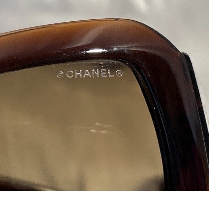 Vintage CHANEL Sunglasses 5076-H c.538/13 Brown Mother of Pearl CC Scratches image 5