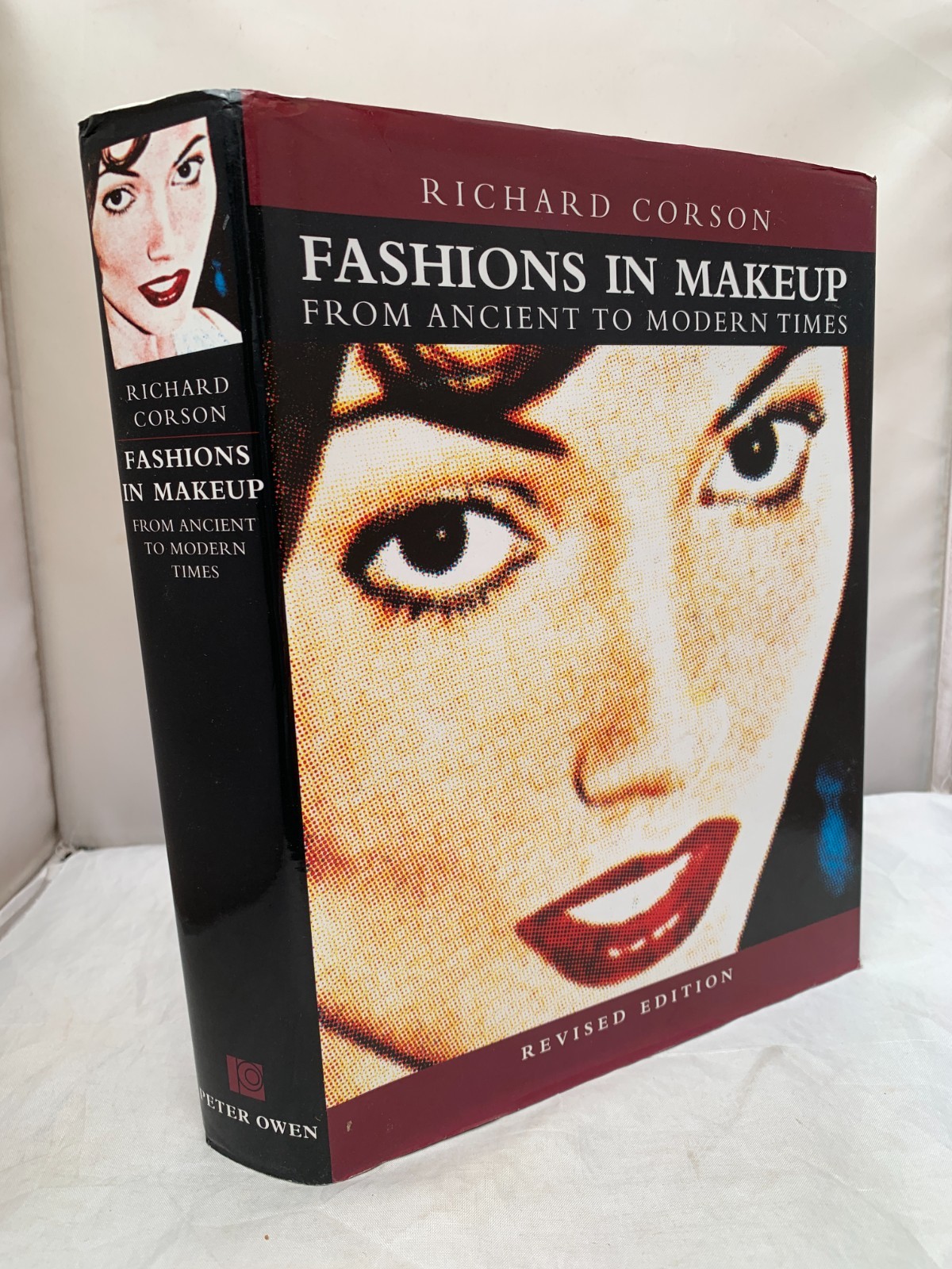 Fashions in Makeup From Ancient to Modern Times Richard Corson 2003 - HB DJ