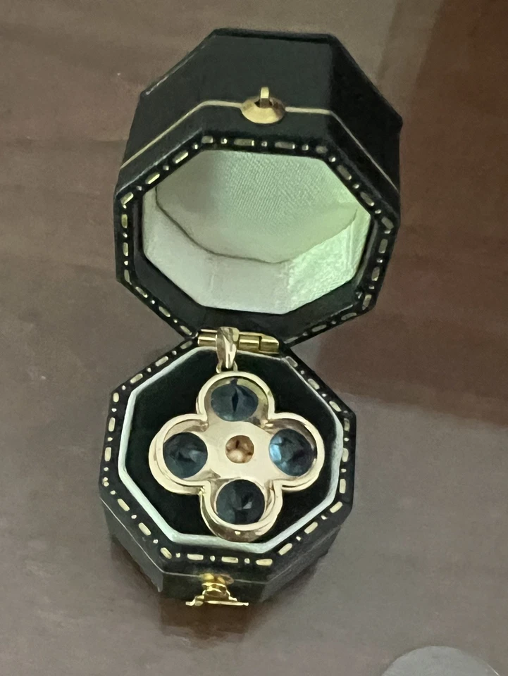 Colgante trébol topacio azul redondo oro amarillo 14k 6,80 quilates Foto 3 de 4