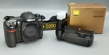 MINT MINT NIKON D200 w MB D200 Battery Grip Charger Battery Shutter Count 1407