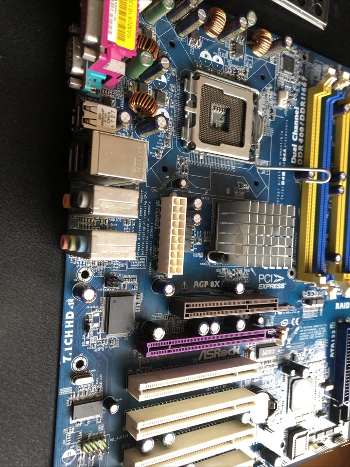 ASRock 775DUAL-VSTA VIA PT880 Ultra AGP + PCIe - Immagine 3 di 4