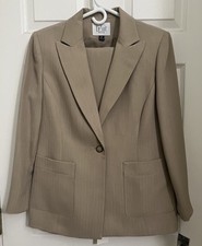Women  s Le Suit Petite 2 Pc Suit Set Jacket  Pants, Size 10 P. NWT-Read Details