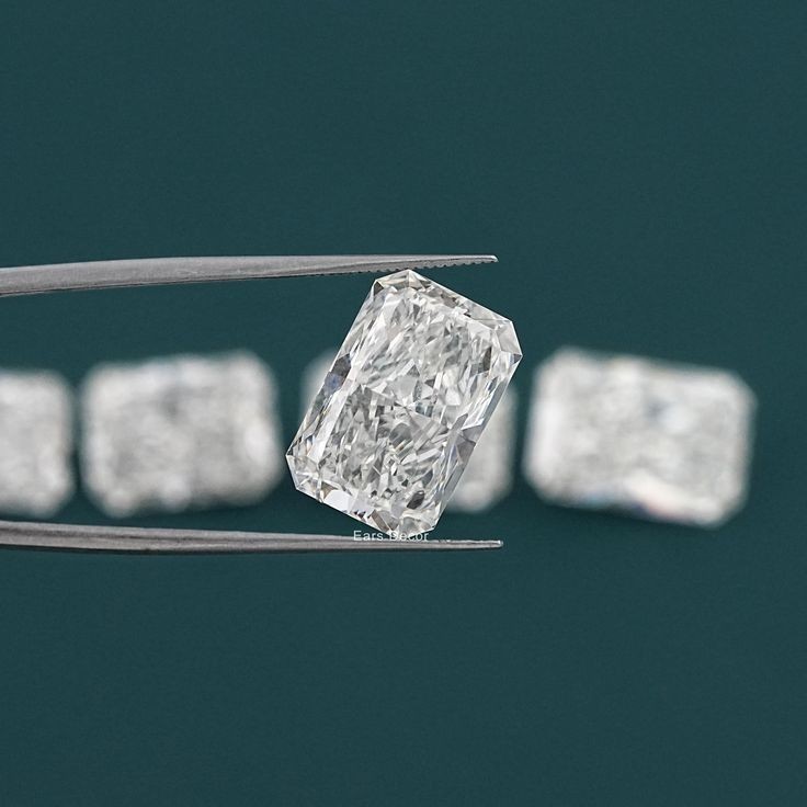 2.30 Ct Loose Lab-Grown CVD Diamond 7x0 mm Radiant Cut VVS1 Certified