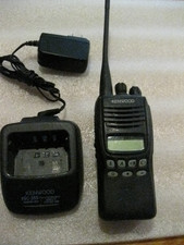 Kenwood TK-3312-1 UHF Analog Portable w/ Charger Lot KY607 
