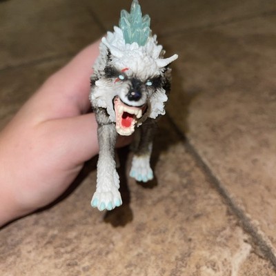 Schleich Eldrador Creatures Snow Wolf Toy Figure