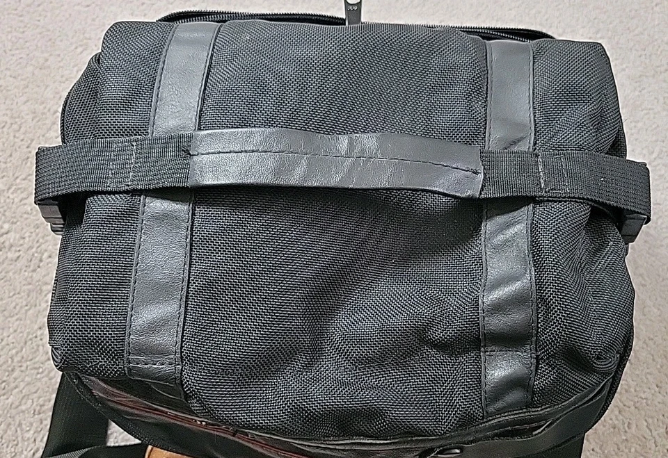 Tamrac Leather Trim Shoulder Strap Extra Large, Very Rare, Vintage Camera Bag - Image 3 of 4