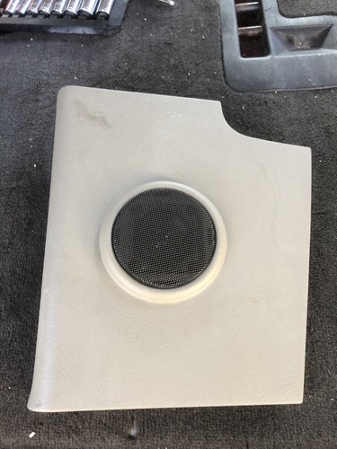 Hummer H2 OEM 2003-2009 Bose Speaker Upper Rear Trunk RH Trim Cover Panel Right - Picture 4 of 8