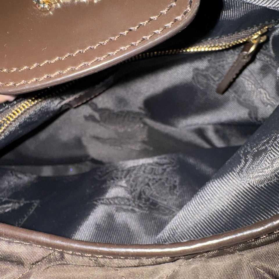 Bolso hobo Brook de nailon acolchado marrón Burberry Foto 3 de 4