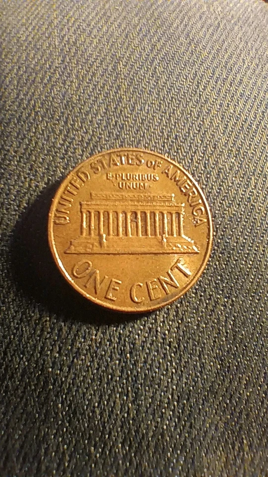 Lincoln Memorial Penny 1969 D floating-roof penny, MULTIPLE ERROR COIN Has FG - Image 3 of 4