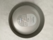 Image of HEAVY GAUGE Non-Stick Springform Cake Tin with Loose Base - 22 cm