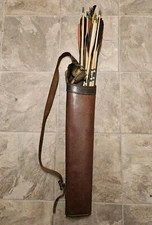 VINTAGE FRED BEAR LEATHER Back Quiver With Bear Arrows & Ben Pearson Broadheads 