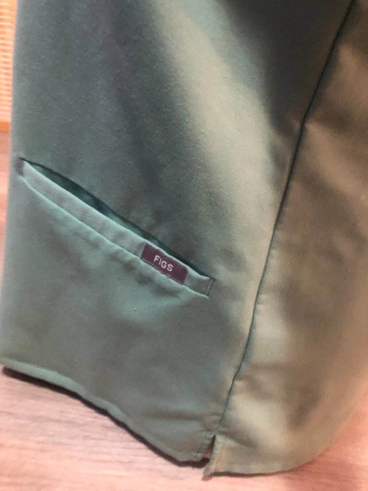 Blusa Médica de Enfermería FIGS Colección Técnica Verde 2XS XXS PO#1771 (H606) Foto 4 de 4