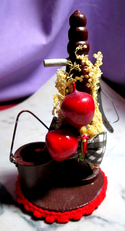 Vintage 1979 Kurt Adler Miniature Wood Well Water Pump Apples Bucket Ornament