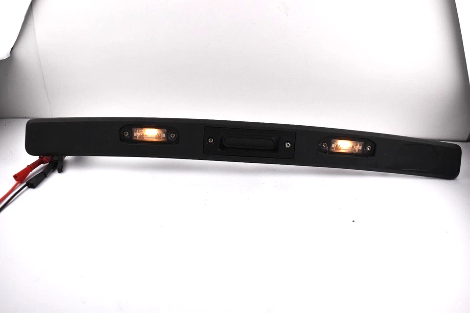 Moldura de manija de puerta de maletero luz de licencia trasera Volvo XC60 2010-2017 FABRICANTE DE EQUIPOS ORIGINALES 30753341 ✅ Foto 2 de 4