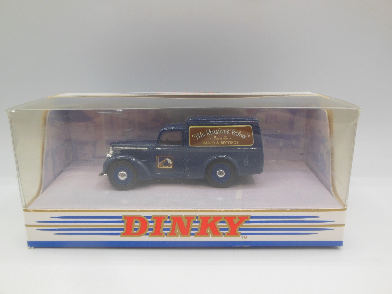 Dinky DY8-B 1948 Commer 8 CWT Van ""His Masters Voice"" 1:43 Scale