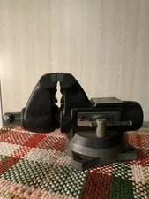 Wilton 1740 Tradesman Swivel Bench Vise