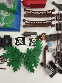 LEGO 6273 Rock Island Refuge Incomplete- BASEPLATE AND SPARE PARTS LOT