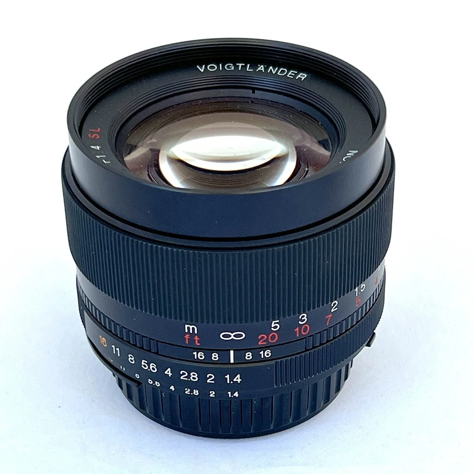 Lente Voigtlander Nokton 58 mm f/1,4 MF SL II para Nikon - AiS con chip CPU Foto 2 de 4