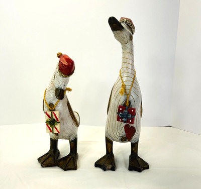 Tii collections Christmas (2) Geese Goose Vintage Wood Look Resin Figure 11.5 In