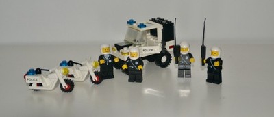Teile Lego aus Set 6522,  4 Polizisten mit 2 Motorräder und Polizeiauto,  