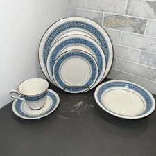 NORITAKE FINE IVORY CHINA PONTCHARTRAIN 6 Piece Place Setting