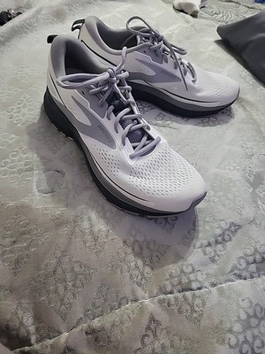 Size 12 Mens Brooks Trace 3 White Shoes