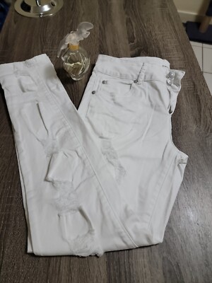 ALMOST FAMOUS PANTS WHITE SIZE 7 WOMANS TUBE RIPPED JEANS