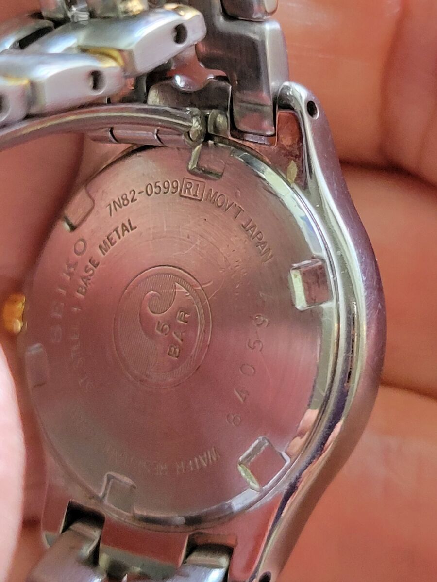 Vintage 1995 SEIKO “Sports 50” 5 Bar Women's 27mm Quartz Vintage 1995 SEIKO “Sports 50” 5 Bar Women's 27mm Quartz