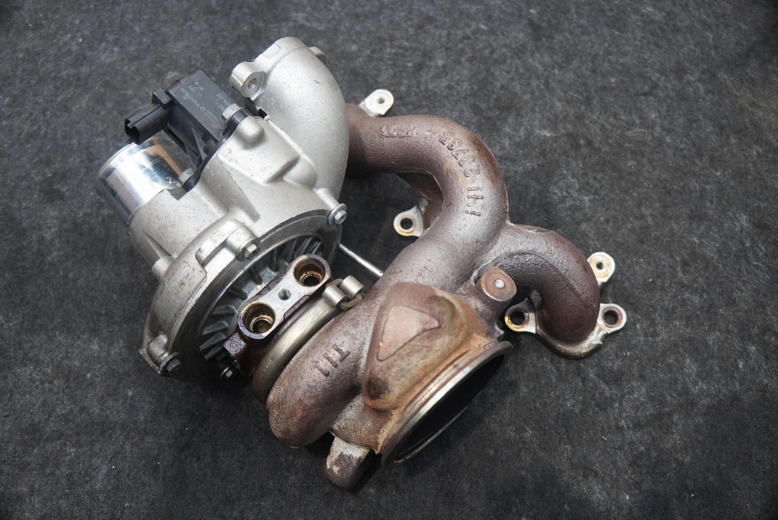 Left Engine Turbo Turbocharger Assembly 297712 OEM Maserati Quattroporte M156
