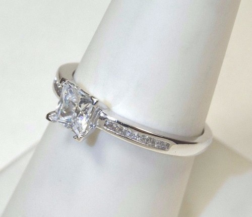 BRANDNEU Sterlingsilber Prinzessschliff CZ Verlobungsring Größe 5 6 7 8 9 - Bild 6 von 7