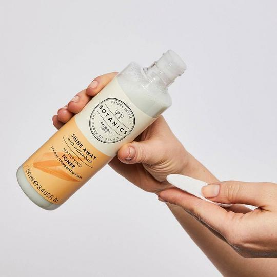 Botanics Mattifying Toner Shine Away Willowbark. Oily/Combination Skin 250ml.