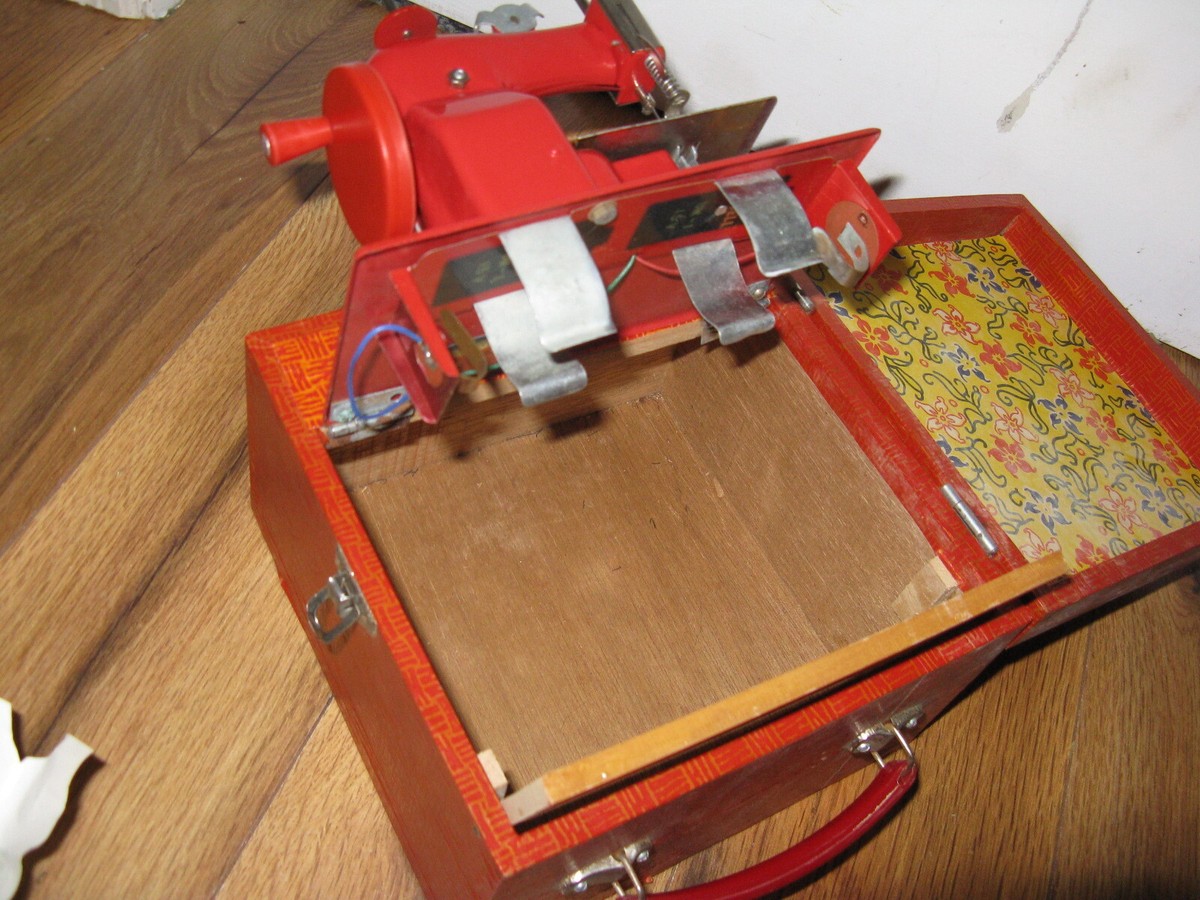 VTG GBC Japan Electric Battery Op Child's Sewing Machine