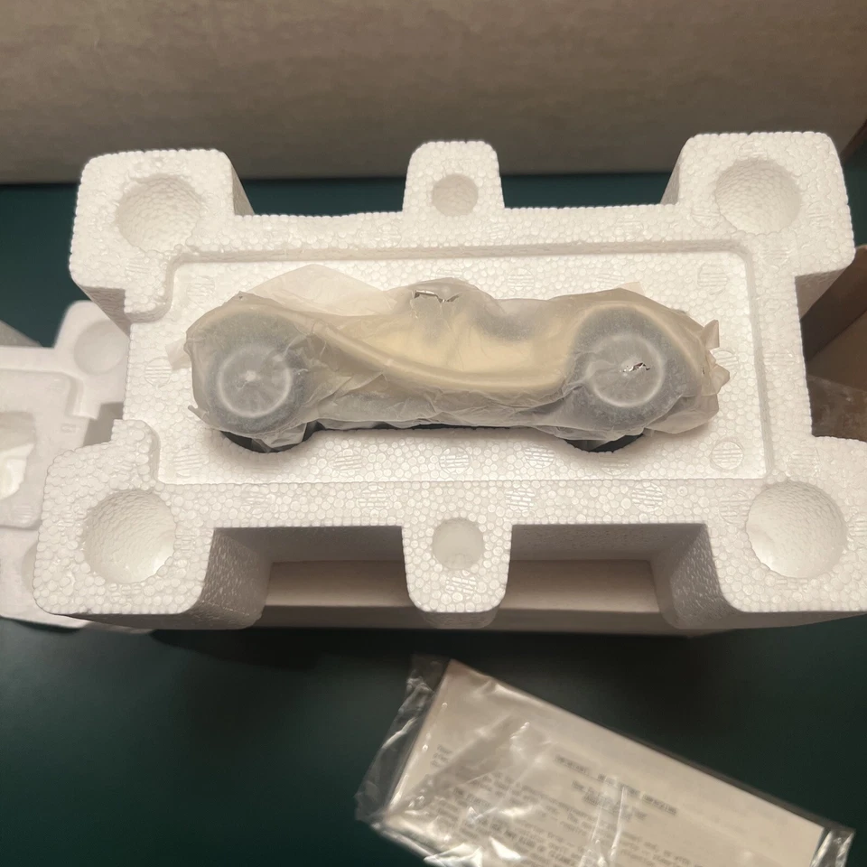 Franklin Mint 1938 Jaguar SS100 1:24 Diecast Car. New. Never Displayed. - Image 3 of 4